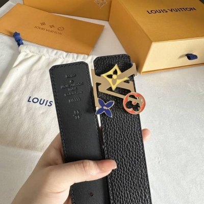 特 双面使用 LV路易男士 宽度4.0 CM 简单大方 精品五金 双面进口皮 佩戴效果非常不错 送礼自用最佳推荐