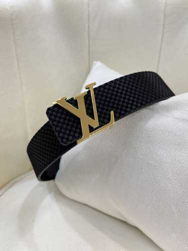 Lv 4.0Cm进口牛皮面料 专柜对版 展现时下流行的工艺-动感设计精神。
