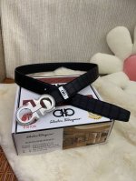 品名：菲拉格幕 原单皮带 材质：原单牛皮腰带 百分百头层牛皮腰带保证真皮，24K纯钢扣，专柜原单品质、做工精细，时尚大牌，送人自用首选 包装： 请认准如图专柜包