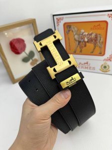品名：爱马仕.Hermès 原单 材质：原单牛皮腰带 百分百头层牛皮腰带保证真皮，24K纯钢扣，专柜原单品质、做工精细，时尚大牌，送人自用首选 包装： 请认准如