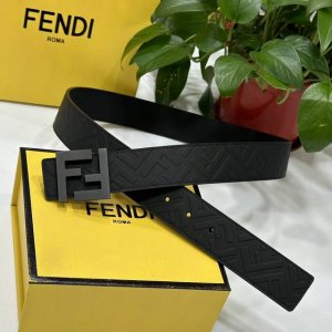 fendl 芬迪 宽40Mm双面原版小牛皮 搭配单钌钯电镀扣 完美的手感.油边 出众的设计.风格 高贵奢华 时尚大方 高清实拍 货真价实 品质保证 双面用