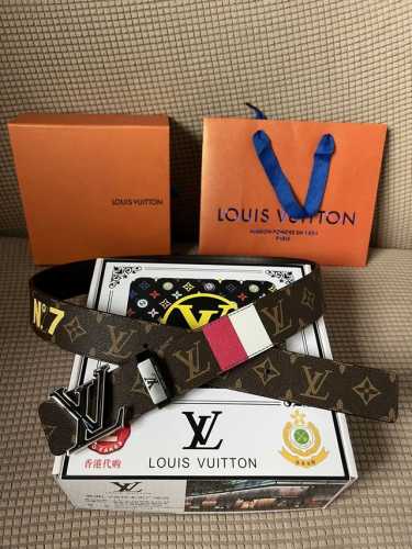 品名：Lv..路易..威登原单 材质：原单牛皮腰带 百分百头层牛皮腰带保证真皮，24K纯钢扣，专柜原单品质、做工精细，时尚大牌，送人自用首选 包