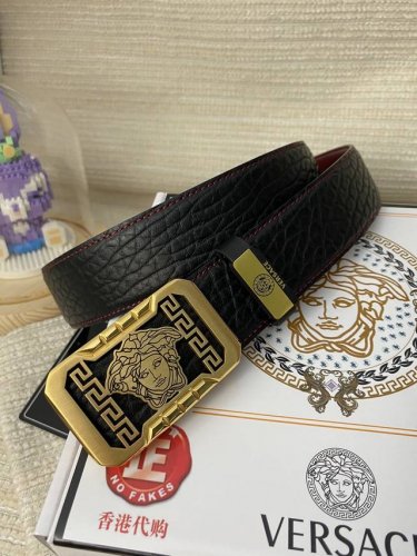 品名：Versace.范思哲 材质：原单牛皮腰带 百分百头层牛皮腰带保证真皮，24K纯钢扣，专柜原单品质、做工精细，时尚大牌，送人自用首选 包装