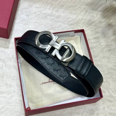 菲拉格慕 原单品质 风格华贵典雅，以传统手工设计和款式新颖誉满全球。 搭配精品铜扣 意大利进口头层皮 ， 宽3.5Cm。