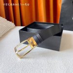 特P180 品牌：【万宝龙】 Montblanc家持续其一贯的高雅，绅士，精致的风格，进口小牛皮。手感细腻柔软。纯铜精品，男士必备！宽度：3.5Cm
