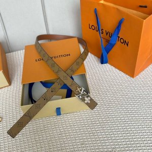 驢家新品 Ss24特別限定女士腰帶 寬度2Cm 訂製經典料襯托柔軟小牛皮底 全新開模標誌性水晶鑽石搭扣 多色選