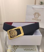 范思哲Versaec商务休闲、正装均可佩戴！腰带由柔软的小牛皮革制成，宽度4.0Cm ，扣头饰有立体美杜莎，采用真空电镀 ，时尚百搭！