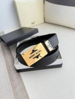 品名：万宝龙.Montblanc原单 腰带 自动皮带 型号：自动带，原版新款纯钢材质自动扣，双面头层牛皮实物拍摄， 材料：百分百头层牛皮，保证真皮。专柜同等质量