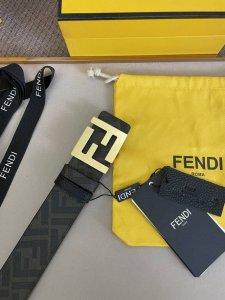 特 Fendi 芬迪 全套包装 专柜同款 双环正反用腰带 Ff按钉搭扣 双色cuoio Romano皮革材质 黑色珐琅金属饰面 时尚经典 精选百搭款--