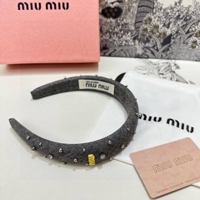 特 配专柜包装 Miumiu 缪缪 最新高奢发箍 小仙女入手 特殊材质 不嘞头 可盐可甜～