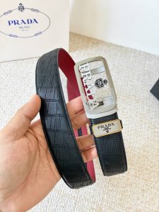 品名：普拉达 Prada腰带 皮带自动带 DDD 型号：自动带，经典纯钢材质自动扣，图片实物拍摄 DDD 材料：百分百头层牛皮，保证真皮。24K纯钢扣专柜同等质