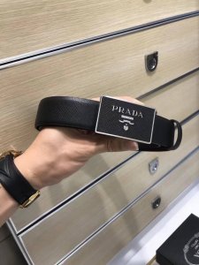 特 P210 配送专柜包装 打孔针 宽35Mm，支持Nfc 原单双面进口十字纹头层牛皮带身，搭配原版经典三角微标扣，手感.油边近乎完美，原产十字纹皮料牛皮定制，