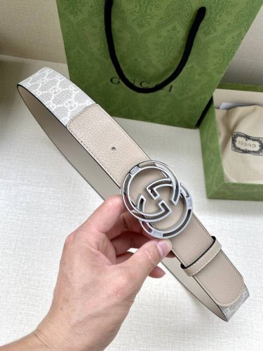 特 宽度4.0 Cm Gg Marmont系列每一季都会推陈出新，为灵感源于70年代的标志性原版gg6.0Cm钢扣配件注入现代精髓。这款头层牛皮腰带 给你带来更