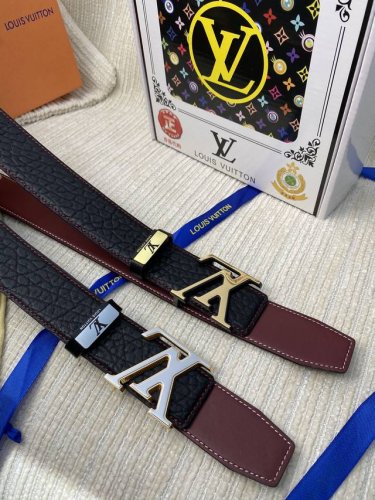 品名：Lv..路易..威登原单 材质：原单牛皮腰带 百分百头层牛皮腰带保证真皮，24K纯钢扣，专柜原单品质、做工精细，时尚大牌，送人自用首选 包装： 请认准如图
