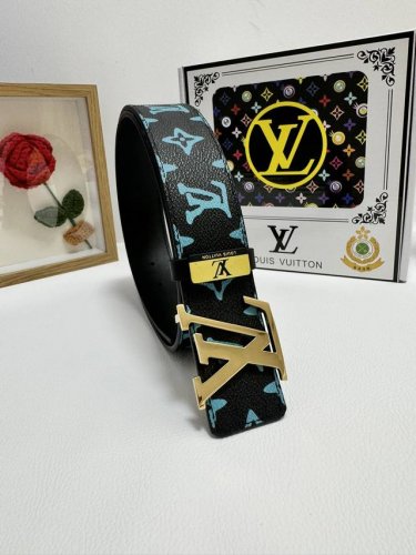 品名：Lv..路易..威登 材质：原单牛皮腰带 百分百头层牛皮腰带保证真皮，24K纯钢扣，专柜原单品质、做工精细，时尚大牌，送人自用首选 包装： 请认准如图专柜