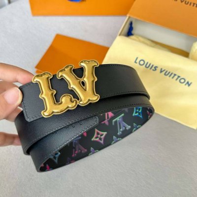 L0Uis Vuitt0N 今季新品 男士原單腰帶 寬度40毫米 双面进口头层小牛皮丝印图案Logo设计 搭配最新设计复古五金 可双面佩戴 适合沉稳低调的男士使