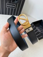品名：杰尼亚. Ermenegiido Zelma.原单 型号：挂扣，原版经典挂扣，实物拍摄，头层牛皮材料：百分百头层牛皮，保证真皮。双面可用专柜同等质量，原版
