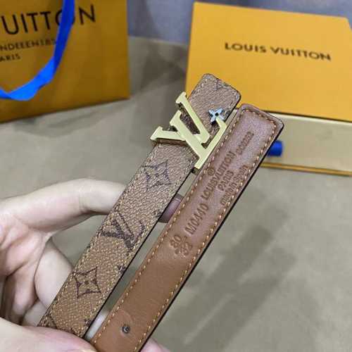寬：20Mm 驢家新品 Ss22特別限定女士腰帶 寬度2Cm 訂製經典料襯托柔軟小牛皮底 全新開模標誌性搭扣 多色選