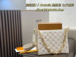 新配色 双盒包装 Lv Coussin 抱抱包 七夕限定 Coussin手袋，采用蓬松羊皮革压印 Monogram 图案，以舒软质感呈现紧凑构型。内隔层增添功能