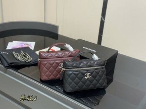 天地盖盒 香奈儿 星星Lp饭盒包 Chanel 流星五金实物真的好美呀大大Logo星星做点缀，显得好灵动啊！黑银搭配满满高级感，一年四季百搭～尺寸:19.13C