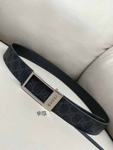 -Gucci 3.5Cm饰长方形搭扣双面腰带Gucci 品牌倾情呈献多款双面长方形搭扣男士腰带，一面以标志性图案彰显品牌内涵，另一面以中性色调皮革尽展商务风范。