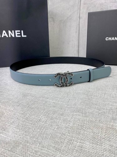 特 宽度3.0Cm Chanel 香奈儿 平纹牛皮金 银 色金属暗印品牌logo磨胶钢扣。