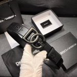 p230 杜嘉班纳 宽4.0Cm 新款 压花小午皮简约百搭腰带，Dolce&Gabbana Milano 标牌装饰别具一格。