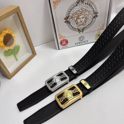 品名：Versace.范思哲 材质：原单牛皮腰带 百分百头层牛皮腰带保证真皮，24K纯钢扣，专柜原单品质、做工精细，时尚大牌，送人自用首选 包装： 请认准如图专