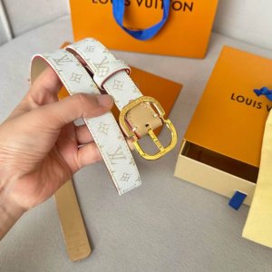 原版包裝1.0 L0Uis Vuitt0N 今季新品 驢家女士原單腰帶 寬度25毫米 定制牛仔布面搭配裸色小牛皮底 全新開模針扣 皮帶穿孔飾有五金 經久耐用 百
