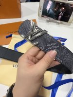 Lv 路易威登 全套包装 40Mm宽度 正品一体铸造五金钢扣 原厂皮料 双面原厂定制面料 可双面使用 区别市场货