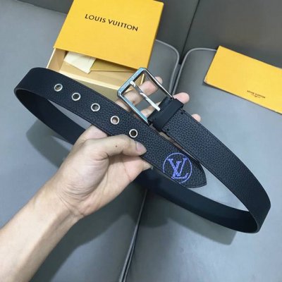 原版包裝 L0Uis Vuitt0N 今季新品 驢家男士原單腰帶 寬度35毫米 定制雙面進口頭層小牛皮 搭配全新開模針扣 皮帶穿孔飾有五金 經久耐用 百搭款