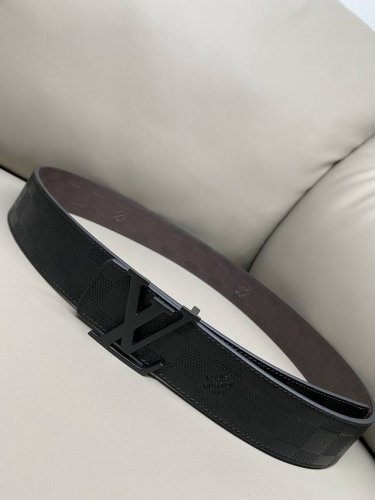 Lv 路易威登 双面可用 4.0热压立体小牛皮 高品质钢扣 新款同步更新