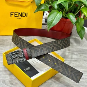 fendi 芬迪 专柜同款 宽4.0Cm 双环正反用腰带 Ff按钉搭扣 酒红色Cuoio Romano皮革材质 反面面料带有烟草黄和黑色Ff图案 四方金属饰面