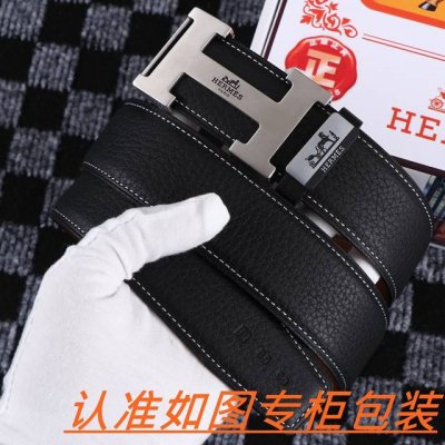 男士腰带：爱马仕 原单 男士皮带：百分百头层牛皮，保证真皮。24K纯钢扣双面可用专柜同等质量， 送人自用首选 包装： 请认准如图专柜包装，赠送打孔器，银联发票，