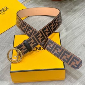 图片包装 Fendl 宽40Mm 标志造型宽皮带。钉扣式带扣。棕色小牛皮制成。印有浮雕手绘黑色与棕色 Ff 图案。镀金表面金属制品，品质保证。