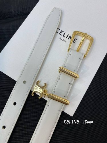 Celine 赛琳 专柜同款 宽1.8Cm 腰带选用双面原版光滑头层小牛皮精制而成，抛光金属精品针扣，低调奢华，