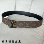 特 L0Uis Vuitt0N 專櫃最新升級版本 寬度40毫米 精湛工藝定制帆布面料襯托進口小牛皮底 搭配精鋼字母搭扣 經典百搭款！