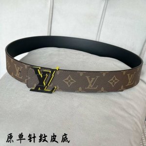 特 L0Uis Vuitt0N 專櫃最新升級版本 寬度40毫米 精湛工藝定制帆布面料襯托進口小牛皮底 搭配精鋼字母搭扣 經典百搭款！