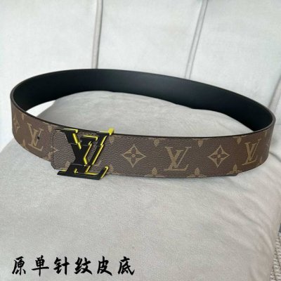 特 L0Uis Vuitt0N 專櫃最新升級版本 寬度40毫米 精湛工藝定制帆布面料襯托進口小牛皮底 搭配精鋼字母搭扣 經典百搭款！