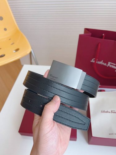 新款、菲拉 细节成就一切。Ferragamo皮带系列作品精选上乘材质，以深湛技艺打造而成，成就丰富多彩的款式选择与百搭实用的绅雅风格。优雅扣饰融合精美材质，展现