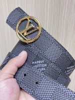 4.0当季新款 一面进口小牛皮 一面进口帆布印花 可双面用 搭配精品扣头 实物实拍