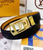 皮带：Lv..路易..威登自动扣- 腰带：顶级原单复刻版.自动带系列百分百进口原厂头层牛皮，保证真皮。雕花镂空工艺.真空电镀.永不掉色.24K纯钢扣头层小牛皮格