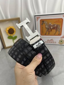 品名：爱马仕.HermèS 自动带 材质：原单牛皮腰带 百分百头层牛皮腰带保证真皮，24K纯钢扣，专柜原单品质、做工精细，时尚大牌，送人自用首选 包装： 请认准