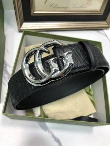 特 配全套包装礼盒 古驰：原单头层牛皮小冲孔压G面，内衬头层小牛皮底，搭配原单扣.原单皮料定制，专柜宽度4.0