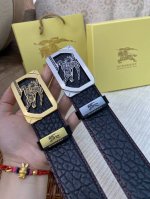 品名：巴宝莉C原单 材质：原单牛皮腰带 百分百头层牛皮腰带保证真皮，24K纯钢扣，专柜原单品质、做工精细，时尚大牌，送人自用首选 包装： 请认准如图专柜包装赠送