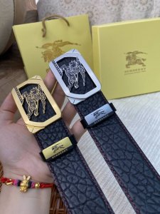 品名：巴宝莉C原单 材质：原单牛皮腰带 百分百头层牛皮腰带保证真皮，24K纯钢扣，专柜原单品质、做工精细，时尚大牌，送人自用首选 包装： 请认准如图专柜包装赠送