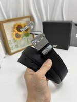 品名：万宝龙 Montblanc P210 材质：原单牛皮腰带 百分百头层牛皮腰带保证真皮，24K纯钢扣，专柜原单品质、做工精细，时尚大牌，送人自用首选 包装：