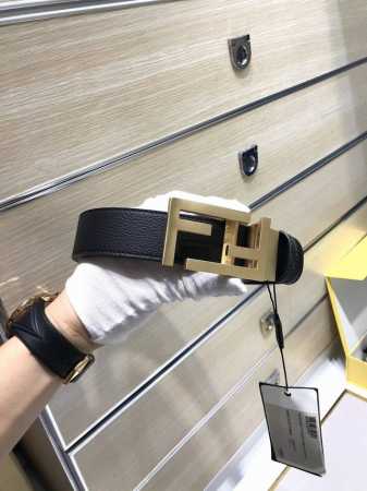 配送专柜包装 打孔针 特批新款 Fd 宽35 Mm 标志造型宽皮带，沙枪F尾夹扣式带扣，进口小牛皮搭配经典老花Ff 图案，支持Nfc 芯片 ，镀金表面金属制品， - 点击图像关闭