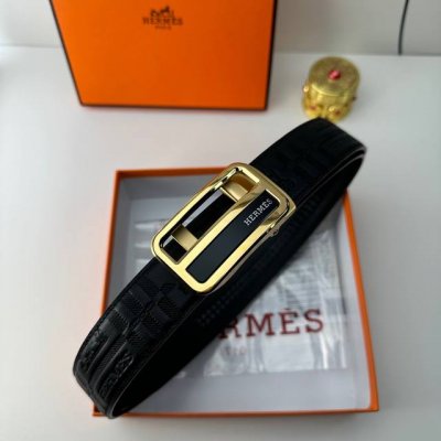 品牌： 爱玛士 新款进口3. 5自动扣双面头层小牛皮，手感细腻柔软。搭配纯钢自动精品钢扣，男士必备！宽度： 3.5Cm自动钢扣头层牛皮皮带