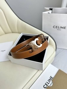 赛琳女装原单新款宽度:1.8Cm精品凯旋门铜扣，正品复刻进口精选优质头层小牛皮，全粒面小牛皮，正版烫金Logo，比拼正品无压力，看图即知皮质，好货不多说。
